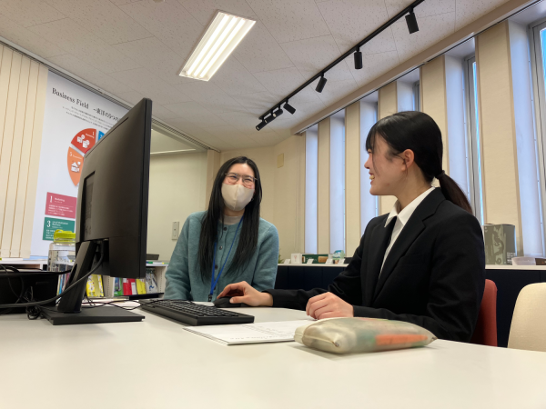 釧路公立大学の学生のインターンシップを受け入れました